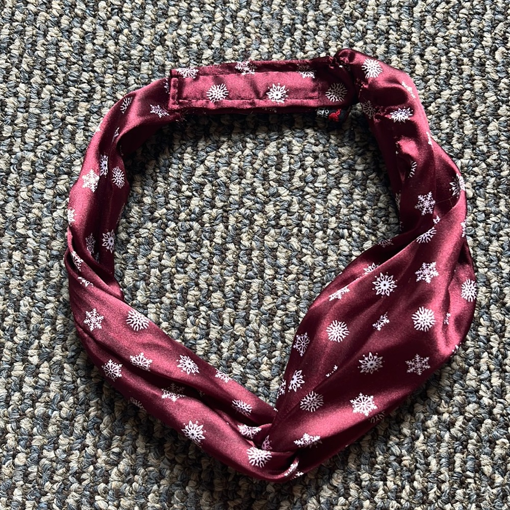 Ascot neck scarf McDonald’s